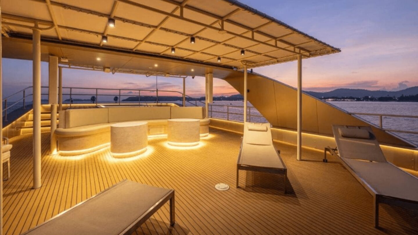 Overnight Yacht Charter